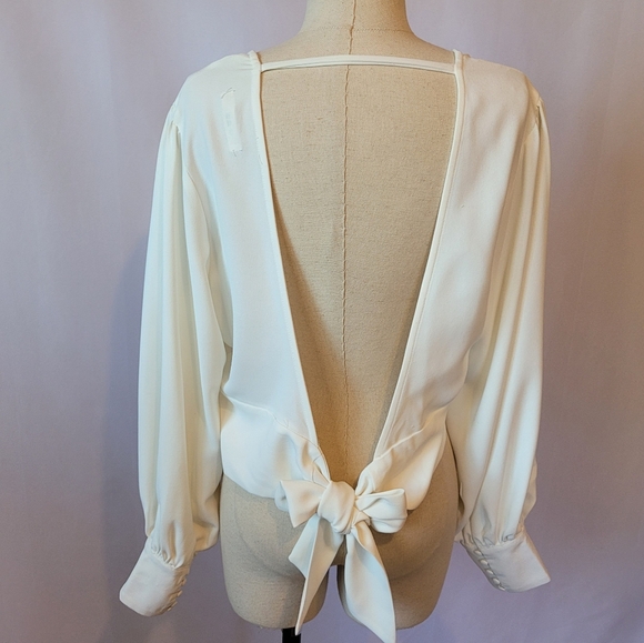 Idem Ditto White Surplice Blouse with Open Back and Bow Accent Sz. Large - Picture 5 of 8
